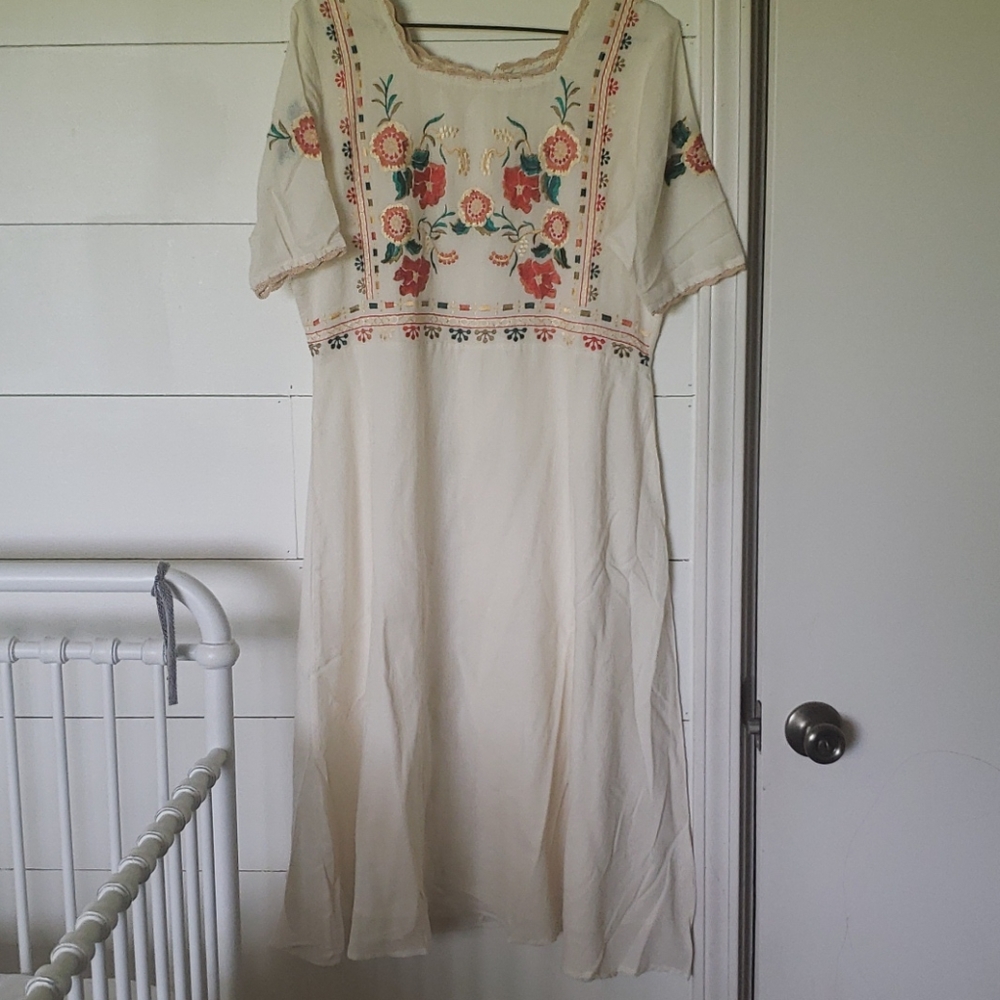 Gorgeous summery dress!